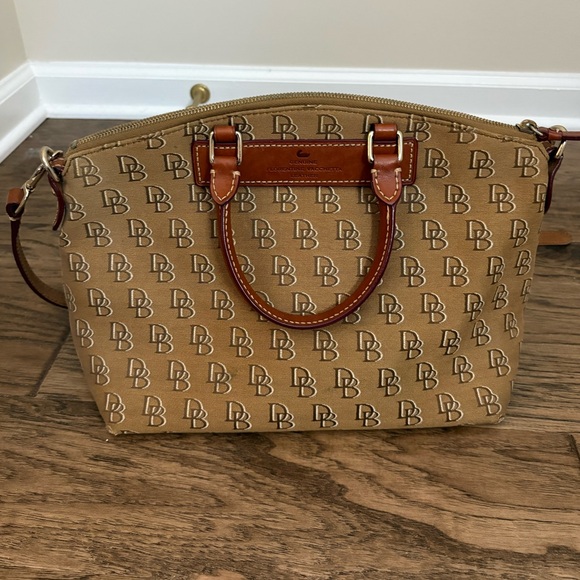 DOONEY & BOURKE Signature DB Logo Handbag - Picture 2 of 15